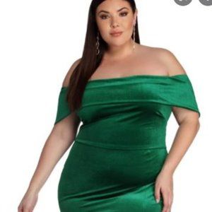 Plus size off-the-shoulder SEMI Formal Maxi Dress